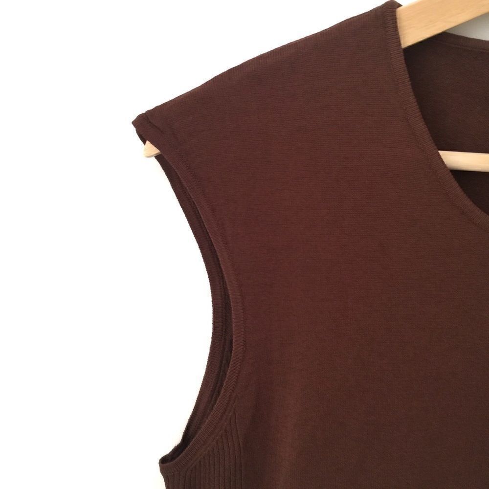 Finity Basic Top in Brown Size L - Picture 5 of 7